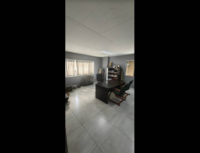 478M² WAREHOUSE TO LET IN SUNNYROCK